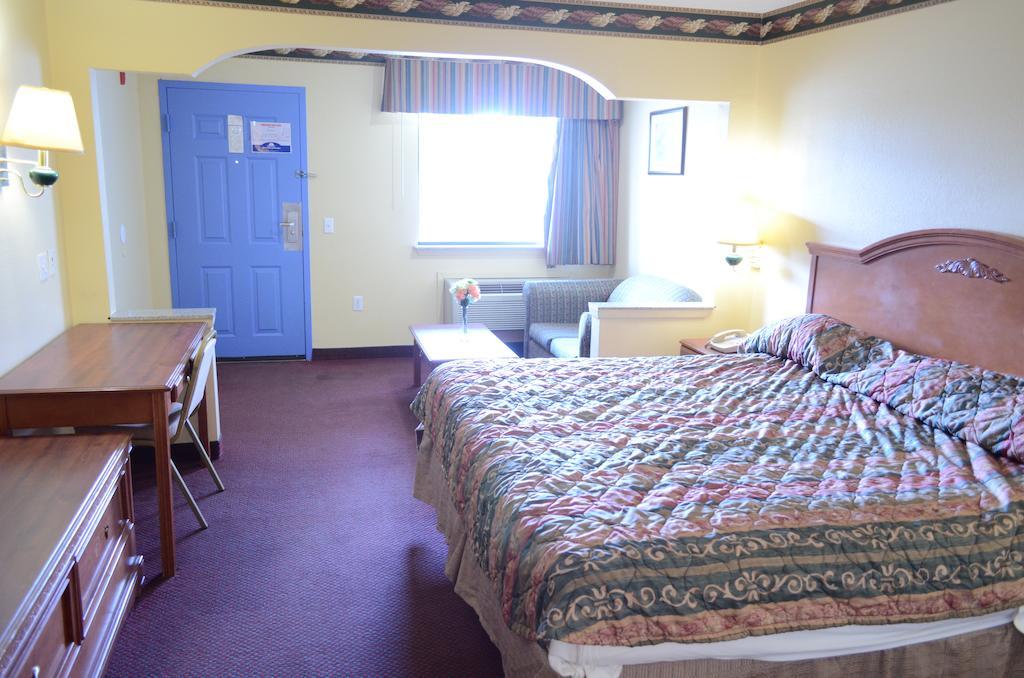 America'S Best Value Inn & Suites - Rosenberg/Houston Стая снимка